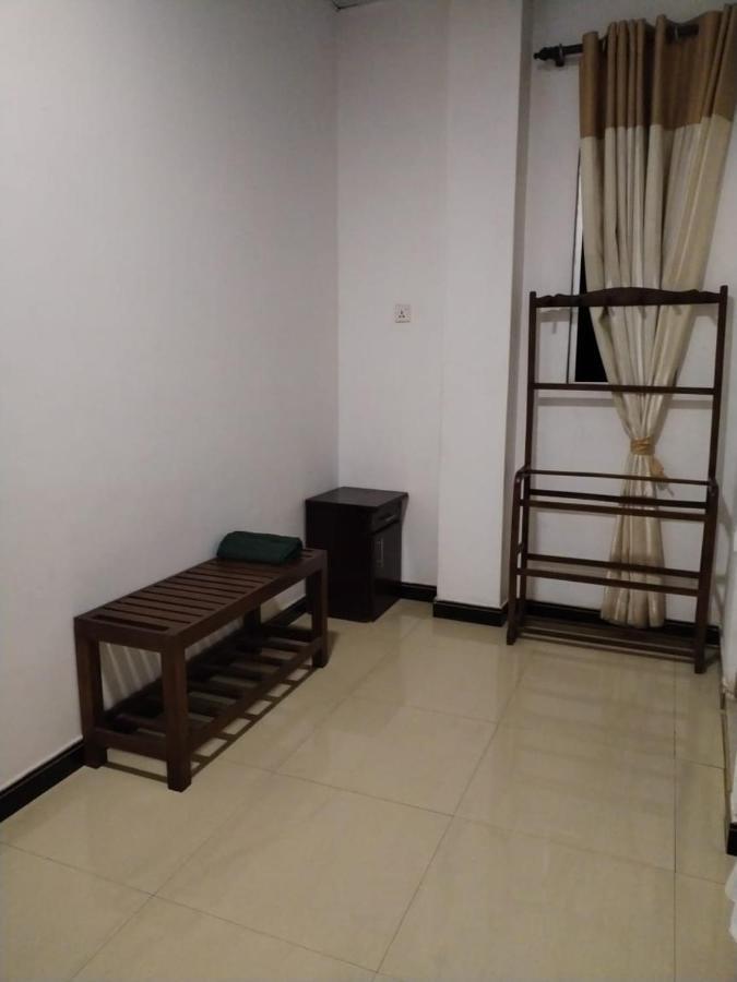 Ambula Food Court Hotel Anuradhapura Exterior foto